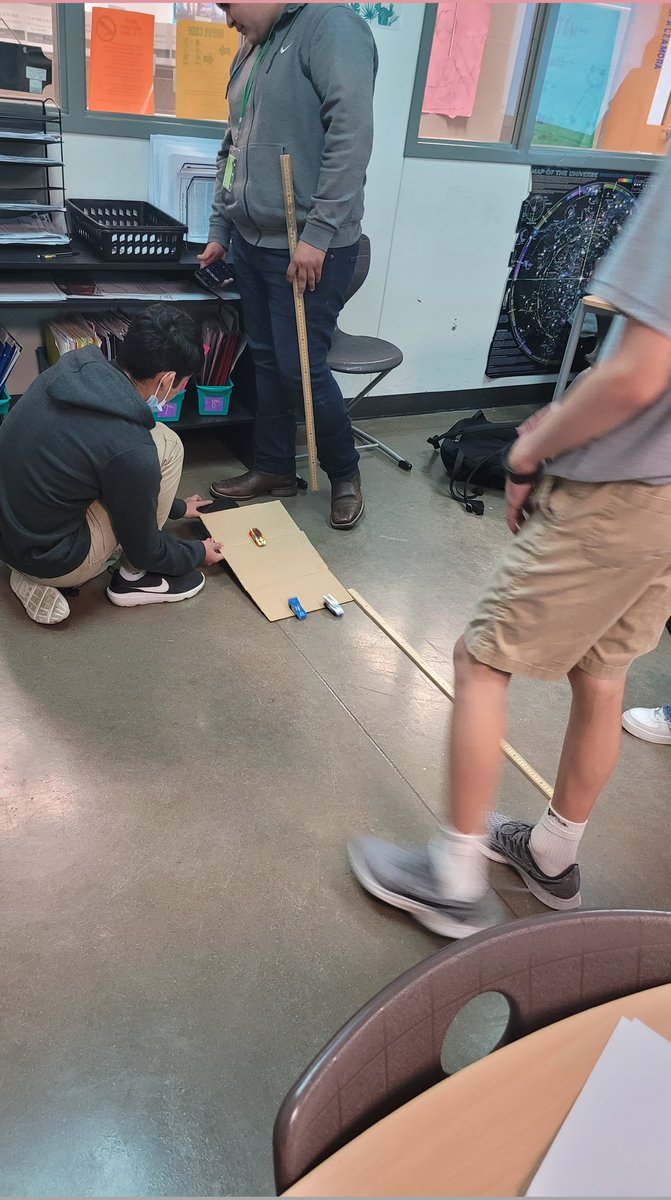 MizLock4's tweet image. Hot Wheels Lab @clague_courtney @MelanieCBush_06 @ThreeLakesTISD #8thgradescience #speed #distance #time #gatorsriseup