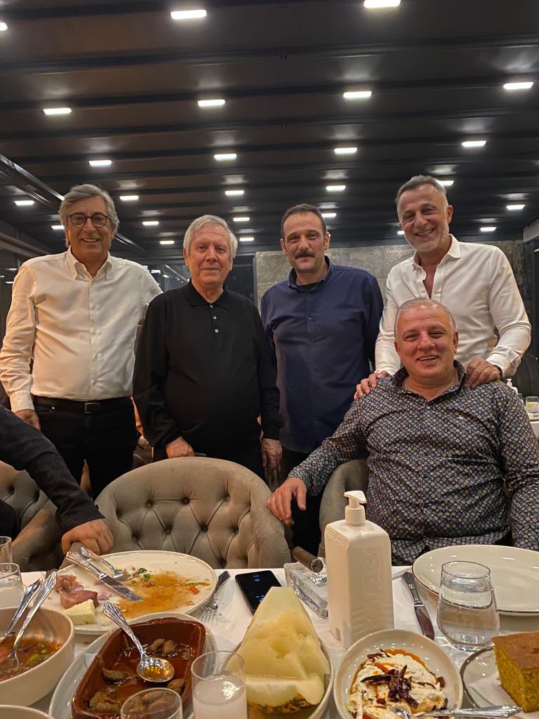 aytuncerkin1907's tweet photo. 3 Temmuz direnişinin lideri Aziz Yıldırım’ın doğum günündeyiz... Aykut Kocaman hocamız da burada... https://t.co/txuJpYpgkY