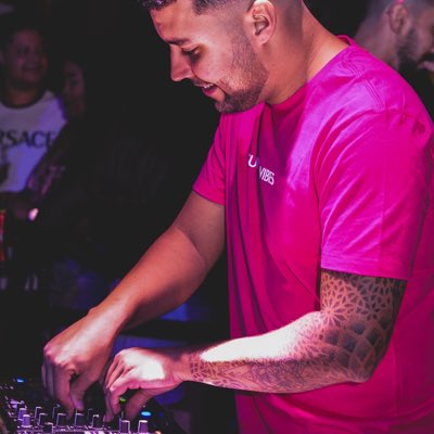djnerii's tweet photo. Posso voltar a usar esse site ? 😂🎧 https://t.co/zP9T2zdNtB