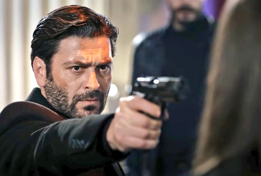 Nisafacali's tweet photo. İlyasa ve ömüre nasıl veda edilir bilmiyorum, hiçte düşünmemiştim, bitme ihtimalini dahi. Bir tarafım çok buruk bir tarafımda hayırlısı oldu belkide diyor, ama ilyasla ömüre nasıl veda edilir bilmiyorum, hep en güzel yerde duracaklar benim için hep, hoş kaldılar♥️
#edho https://t.co/OZkCnKbQO2