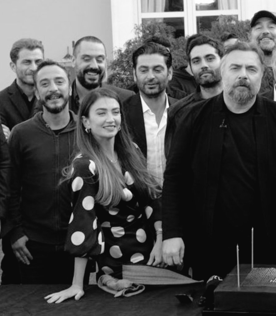 Nisafacali's tweet photo. Hoş kaldınız,en güzel zamanlarımda izleyeceğim hep kalbimde kalıcak.
Hoşçakal,hep hoş kal♥️
#edho 
#ömil https://t.co/kccksSXArE