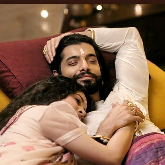 ShrutiS01775512's tweet photo. Got these sweet moments after long. This beautiful bond shall be cherished #BuxiJagabandhu #Radhamani #Vidrohi #SharadMalhotra #Sulagnapanigrahi https://t.co/B2nyUo9Um2