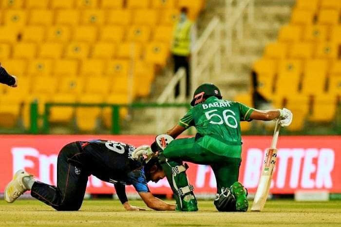 Aish_sayss's tweet photo. Jao Namibia walon maaf kiya🌝😎
#CongratulationsPakistan 
#PakistanZindabad https://t.co/Nkbea0VGZf