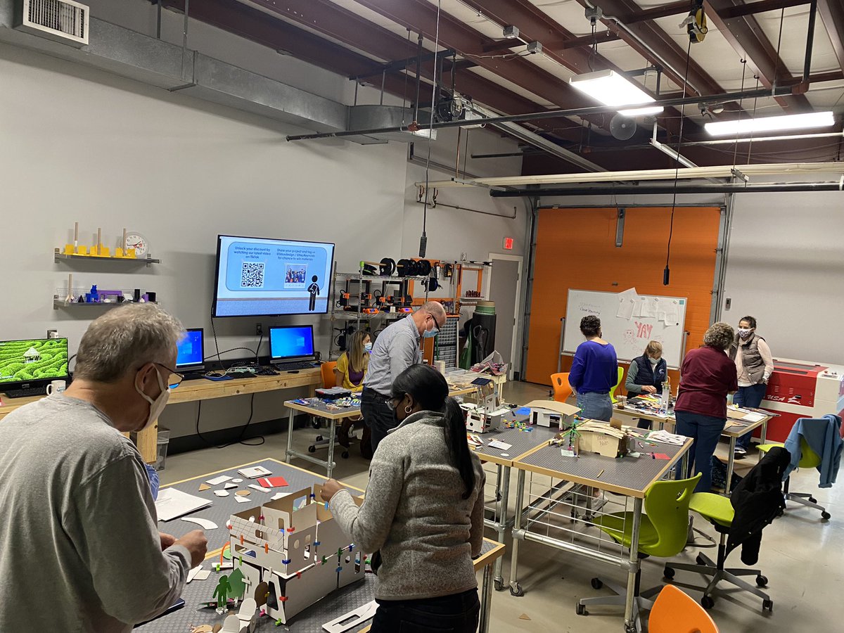 #stem and #teambuilding for our department today. #professionaldevelopment #cte #teched <a href="/techedteachAO/">AshleyOConnor</a> @HeyReynolds <a href="/3Duxdesign/">3Duxdesign</a>