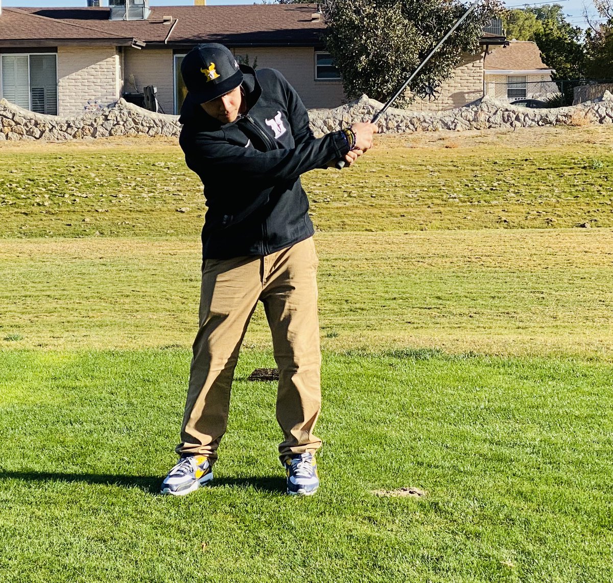 GolfMatador's tweet photo. Great day for some Matador golf🏌🏼‍♂️🏌🏻‍♀️⛳️@frontz_eric @DGonzalezYMS @JSalgado_PHS @AP_STellez @FBLAMATS @Parkland_Press https://t.co/Jt2QQuDSYF