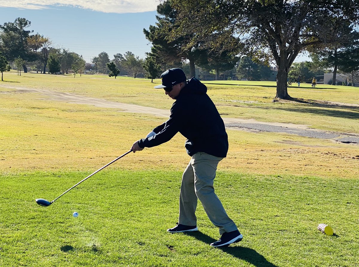 GolfMatador's tweet photo. Great day for some Matador golf🏌🏼‍♂️🏌🏻‍♀️⛳️@frontz_eric @DGonzalezYMS @JSalgado_PHS @AP_STellez @FBLAMATS @Parkland_Press https://t.co/Jt2QQuDSYF