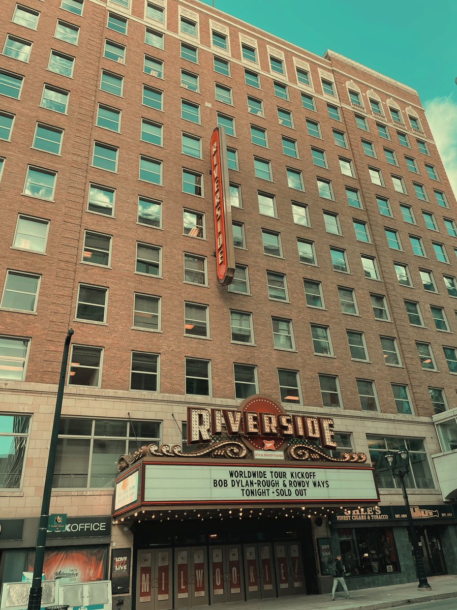Tonight, legendary <a href="/bobdylan/">Bob Dylan</a> kicks off his worldwide tour in a sold out show at <a href="/PabstTheaterGRP/">Pabst Theater Group</a> Riverside Theater ✨
The pandemic has been the only thing stopping a Dylan tour for 30 years. We are honored to host this significant show! Welcome, Dylan! ✨
