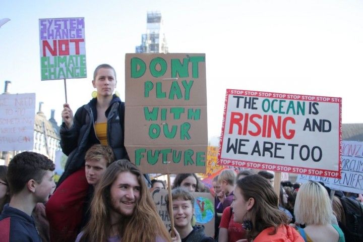 GsmithsMarxists's tweet photo. "World leaders are gathering this weekend for the latest international climate summit. But these big business politicians have no solutions for tackling the environmental crisis. Capitalism is killing the planet. We need a revolution."
https://t.co/ODSo0nOfZF
#marxism #COP26 https://t.co/UV3kNPFr95