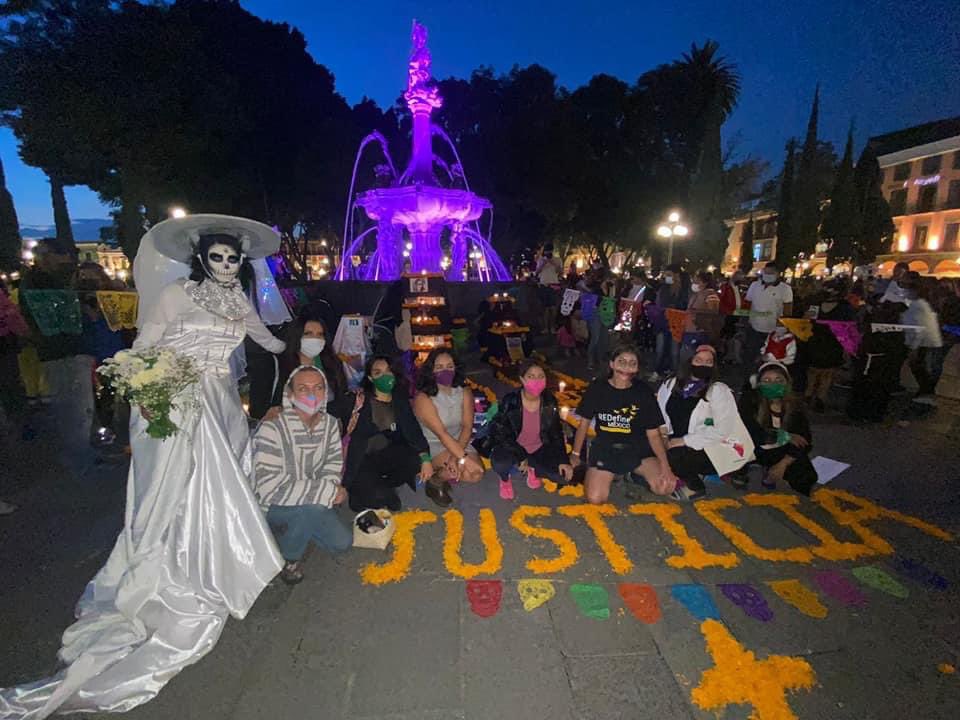PromotoresODSmx's tweet photo. Promotoras ODS de Puebla se sumaron a la organización de la Ofrenda en Memoria de las Victimas de Feminicidio, Transfeminicidios y personas desaparecidas. 
#Puebla #PromotoresODS https://t.co/DQ2gqGADq3