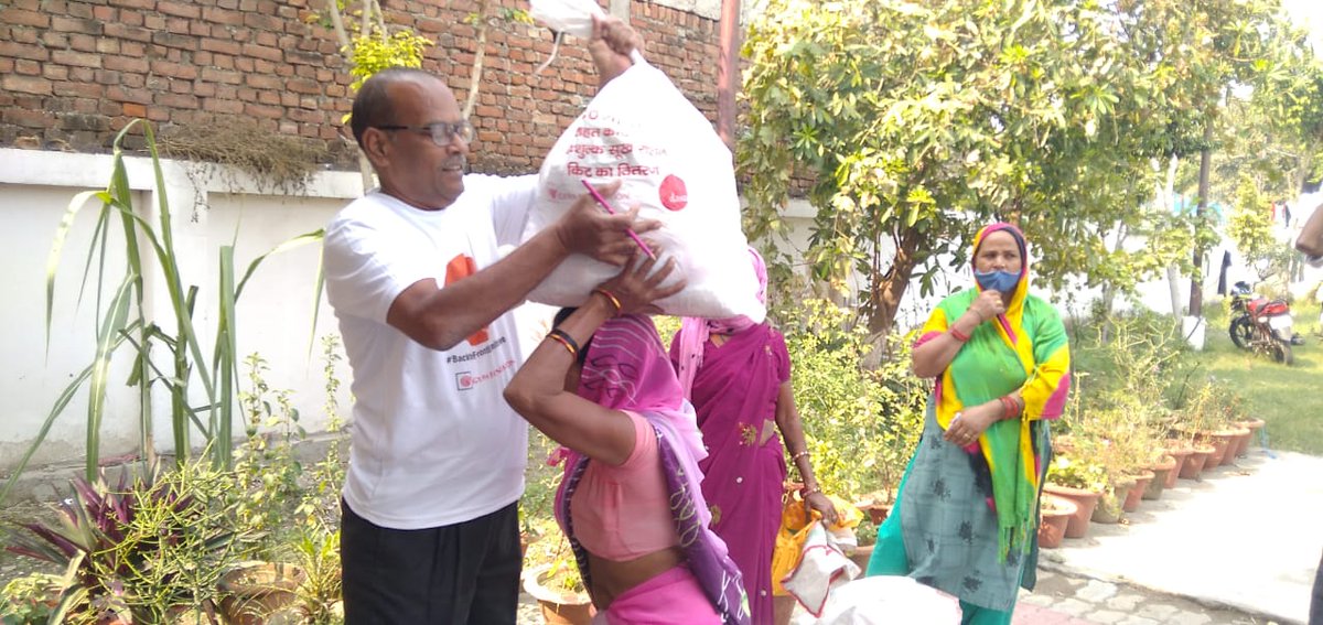 RealAnassid's tweet photo. The joy that comes in serving needy selflessly is not found elsewhere. Vigyan Foundation was quick to identify the most vulnerable families &amp; assist them with dry ration.

@VigyanF with the help of @dasra distributed over 200 ration kits which impacted 1000 members of community. https://t.co/r4g5AUjhGY