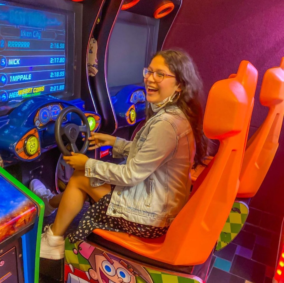 ShakeysUSA's tweet photo. One more game, I promise ๐ค๐
Cred: @_liz_892 #shakeys #shakeyspizza #pizzaparty #arcadebar #arcade #pizzaparlor #lapizza #bestpizza #arcadebar #thingstodoinla #kidactivities #weekendidea #weekendfun #weekendvibes #losangelesfun #secretlosangeles #localbusiness https://t.co/uigNKwkdIt