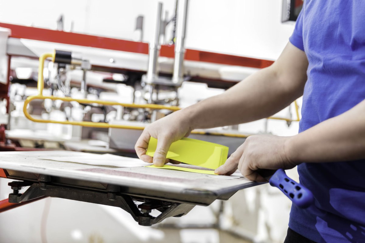 ScreenRemesh's tweet image. Be sure to check out our website to read up on all of the services we offer at Urgent Screen Re-mesh. #ScreenRemesh #ReFraming #ShirtMesh #ShirtPrintingFrames bit.ly/3v3THPo