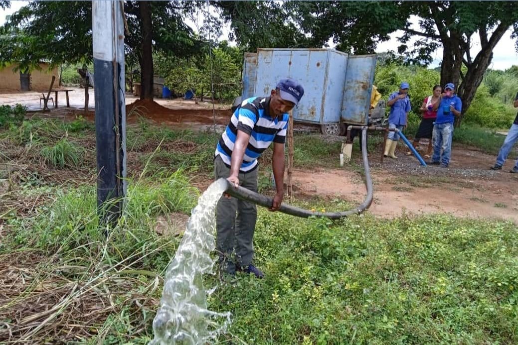 El <a href="/Gob_Cojedes/">Gobierno Bolivariano de Cojedes</a> a través de la empresa <a href="/aguasdecojedes/">Aguas de Cojedes</a>  instaló un capacitador de 55 mf en el tablero de control y fuerza del pozo profundo de la comunidad Mujica II  del Municipio Pao, quedando operativo con un caudal de 2,5 litros por segundo que benefician a 132 familias.