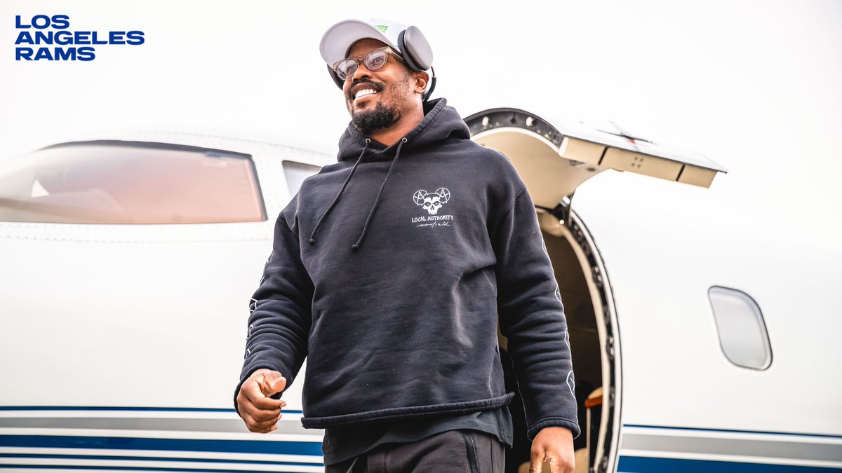 RamsNFL's tweet photo. RT to welcome @VonMiller to LA 🤗 https://t.co/BdclM5ZpAE