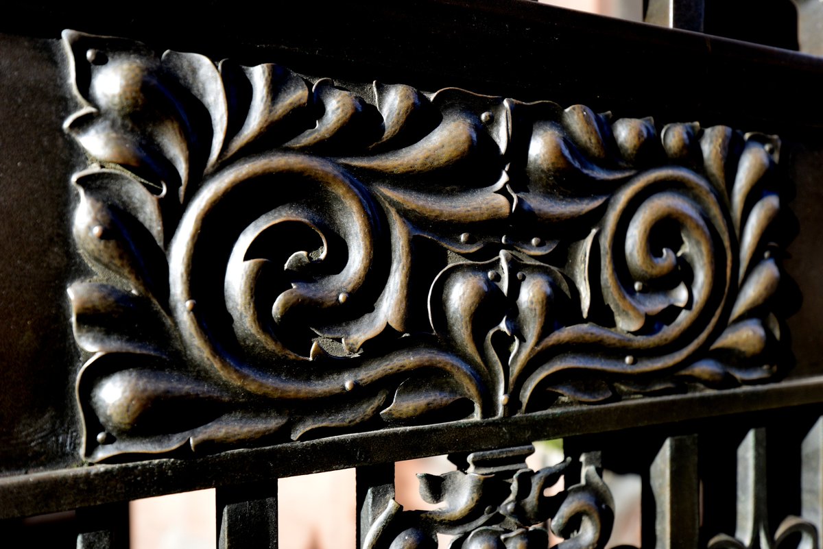 Manchesterdeta2's tweet photo. Gate detail from the @TheJohnRylands #Manchesterphoto #Manchesterdetails #Manchesterimage #Manchesterphotography 
@ILoveMCR @ManCityCouncil @mcrhistfest @McrHistory @Manchesterpast @ManchesterRTs @Manc_Pictures #Mcrdetail @OfficialUoM @UoMLibrary https://t.co/hBE3QVvnmK