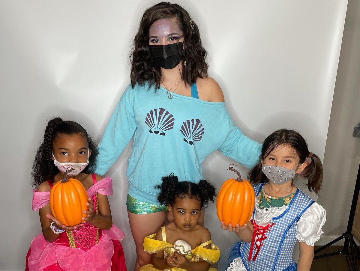 paradisedance_'s tweet photo. Happy Halloween #Islanders https://t.co/0EZl3qRhd9