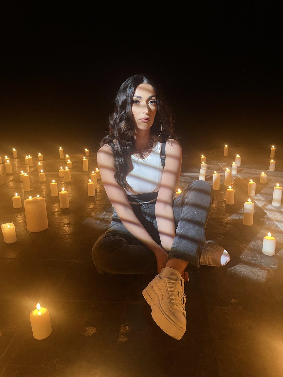 SheryfaOfficiel's tweet photo. Êtes-vous prêts pour le clip ? ✨✨✨📸📸📸 #DANSLESÉTOILES disponible sur toutes les plateformes ⬇️
https://t.co/z51Qdt5pCT

#sheryfaluna #danslesetoiles #clip #new #single #disclosemusic #photography  #COMINGSOON https://t.co/RFL6voRVRx