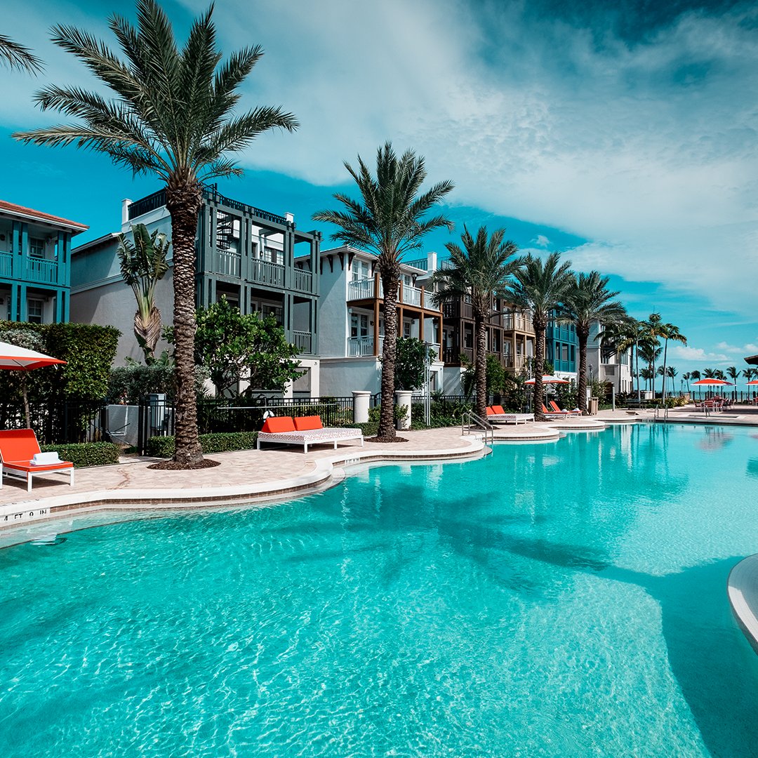 MarlinBayResort's tweet photo. No need to choose between swimming and suntanning—here, you can have it all. #MarlinBay

#FloridaRelaxation #MarathonLiving #TheFloridaKeys https://t.co/Huvz9hX5t7