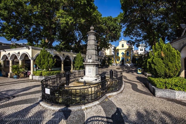 Did you know that you can dine at the Nga Tim Cafe with the beautiful Chapel of St. Francis Xavier right in front of you? @cafengatim