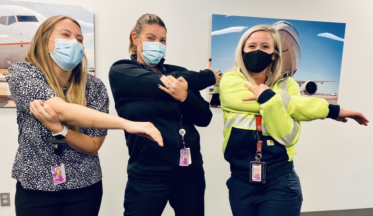 DENJT21's tweet photo. #TeamDEN Taylor K having a blast with her co workers as they show us stretching can be fun! Awesome job ladies 👏🏼👏🏼👏🏼 #SafetyBlitz #SafetyIOwnIt @AOSafetyUAL @densafety @MattatUnited @jonathangooda @TaylorAtUnited @MelissaatUnited @Troyunited1 @Cheryl_Searle https://t.co/aeR4edTnKm
