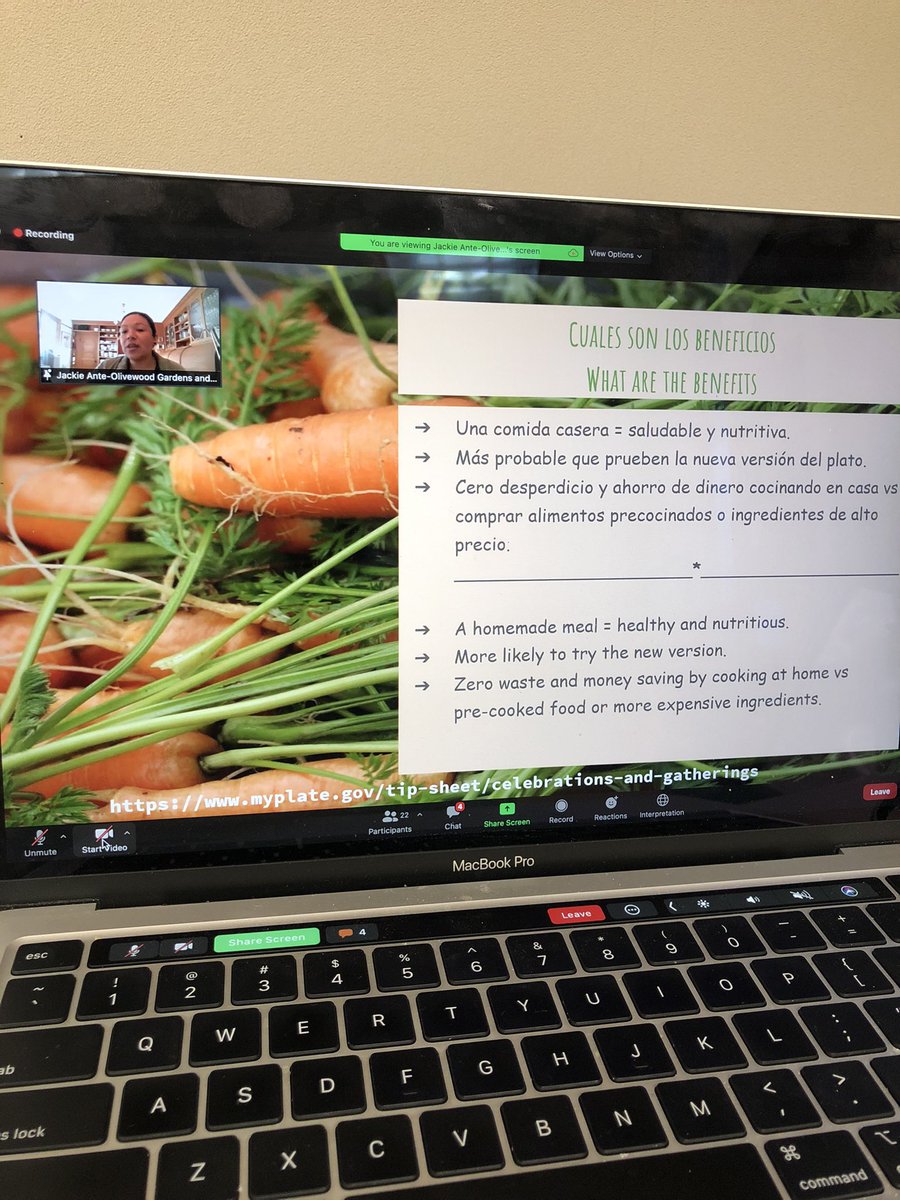 Una deliciosa presentación para nuestros padres de NSD por las talentosas Kitchenistas de Olivewood Gardens &amp; Learning Center. Aprendiendo a cocinar saludable durante las festividades! #HealthyEating #NSDnow #Kitchenistas #NSDParentEngagement