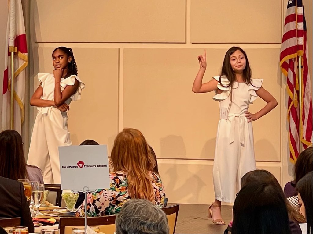 Dana Paz tweet media