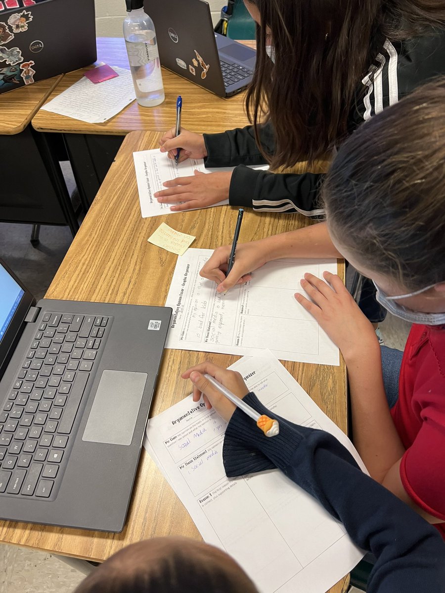 OESFifth108's tweet photo. Ocelots organizing their opinions for their argumentative essay in Ms. V.’s class.🤔📝🤗@OES_Ocelots https://t.co/Su3Nzx7Ktp