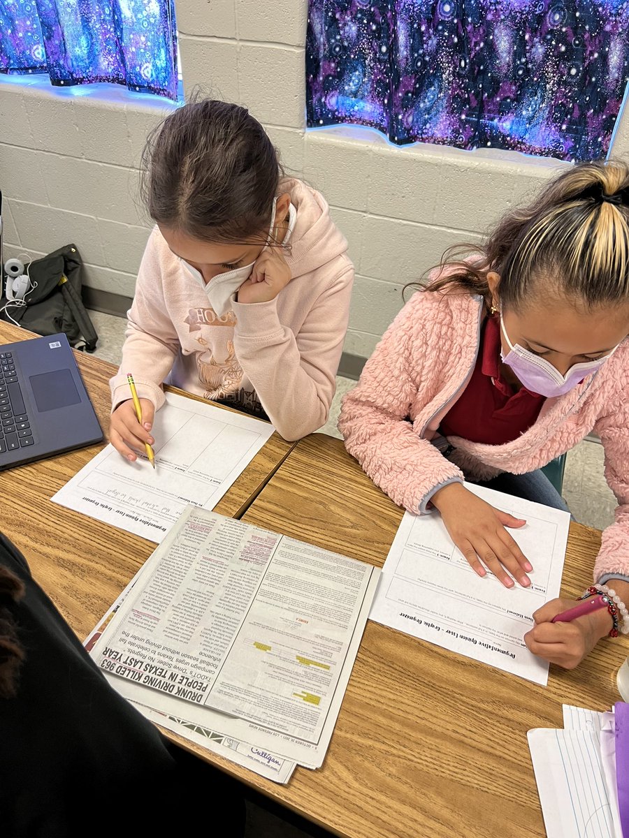 OESFifth108's tweet photo. Ocelots organizing their opinions for their argumentative essay in Ms. V.’s class.🤔📝🤗@OES_Ocelots https://t.co/Su3Nzx7Ktp