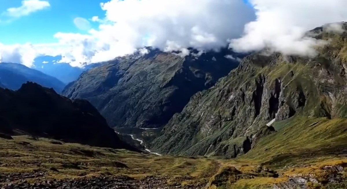 TaiTagak's tweet photo. Worth visiting unexplored Adventure &amp; Eco-Tourism tourists destinations for nature lovers, Mount Kyarisatam located in Khenewa Circle, East Kameng District, Arunachal Pradesh https://t.co/F9nbwrqAU2