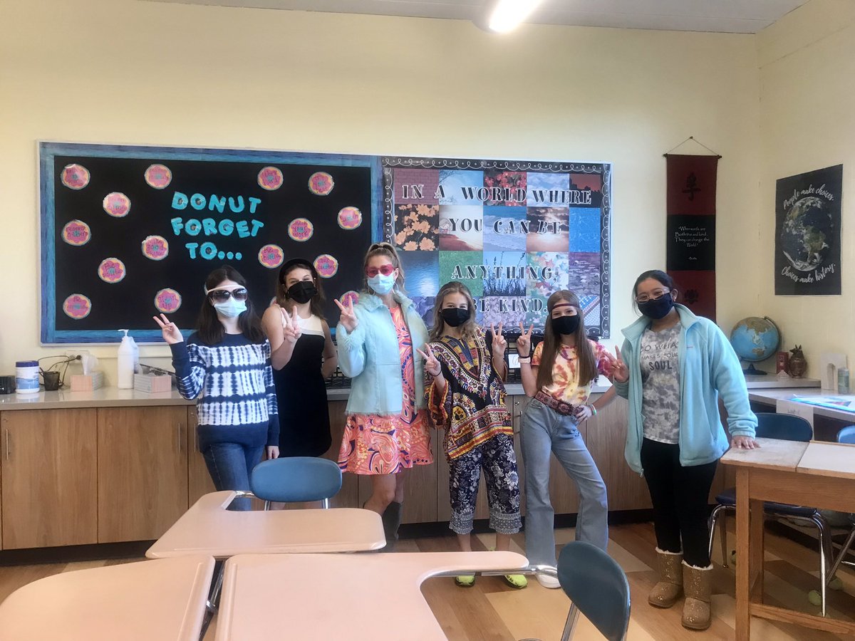 HistoryHilary's tweet photo. #RedRibbonWeek2021 6th graders dressed up in their best 60s attire to “Turn Back Time” ✌🏻💕☮️ @LBMS65 @LakeBluffSD65 https://t.co/7s7tQZGXdQ