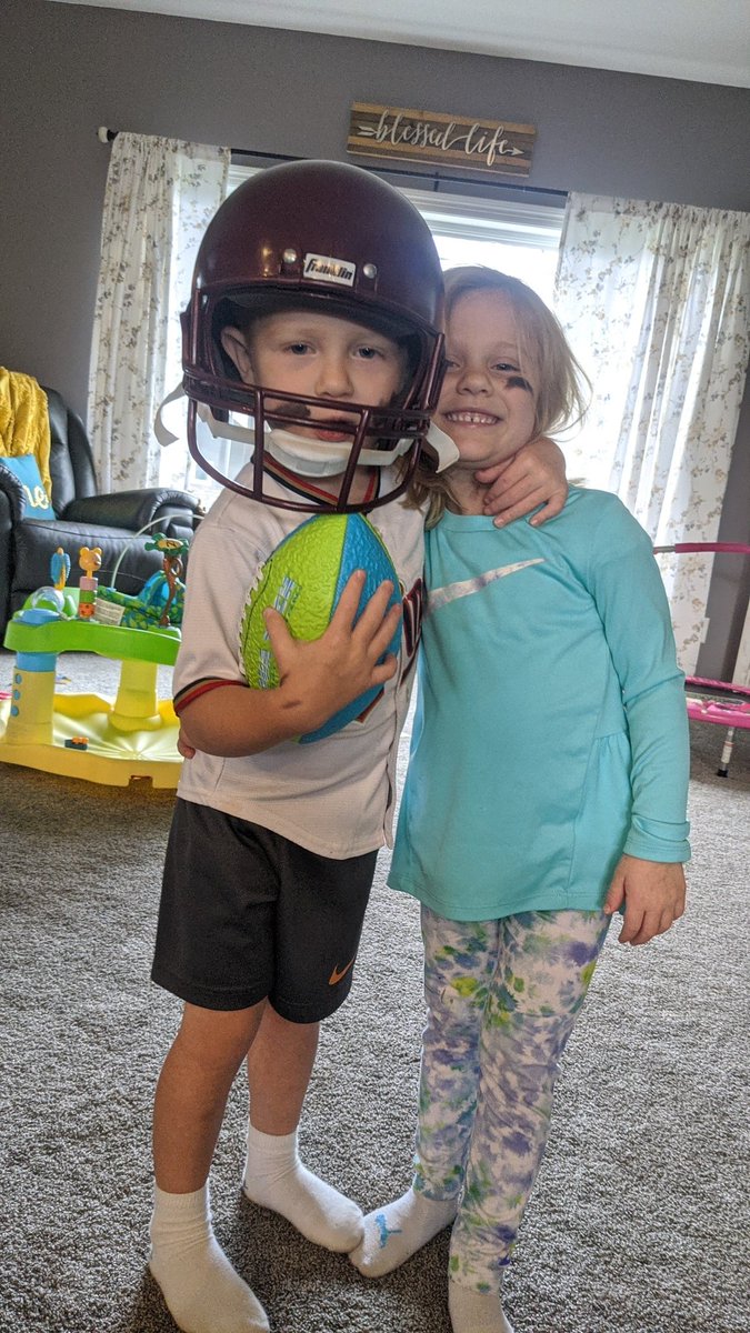mrstiffeich's tweet photo. Jeter trying to get Elway to play tackle football with him "come on Elway I'll go easy on you!" 🤣 #jetermichael #elwayelizabeth https://t.co/MKQfTRWX9D