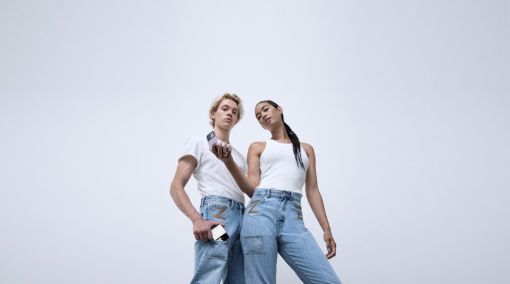 Mrtechauditor's tweet photo. No one saw this coming 👀
Exclusive Z Flip 3 Po Pocket Denim:
- Special Pocket for Flip 3 (All other pockets are Sealed/Removed)
- 450 Pairs only
- AUD 1499 (Includes a FREE Flip 3 😜)
[Available only in Australia]

Wanna see it in other countries?

#GalaxyZFlip3 #Flip3 #DrDenim https://t.co/YdeVqMLMbB