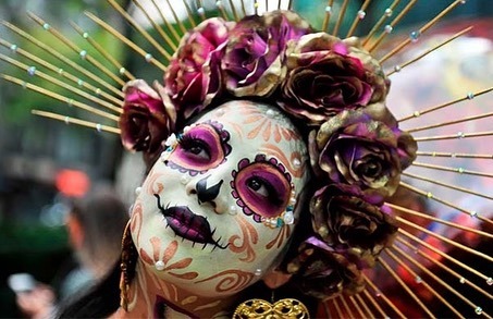 bbxx_world's tweet photo. ✨ For two days, it is believed that the border between the spirit world and the real world dissolve. 

💃🏻 The souls of the dead awaken and they are able to return to the living world to feast, drink, dance and play music with their loved ones.

🎉 In … https://t.co/fjVm3tNPee https://t.co/DCNQKJVxf4
