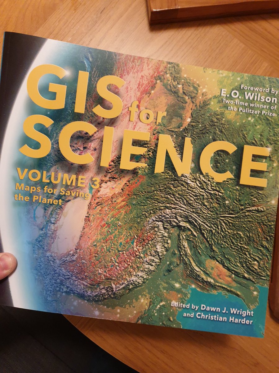 bjebn90's tweet photo. Grateful to have received a copy of #GISforScience from @Esri @deepseadawn. Cant wait to give it a proper read! 😃 https://t.co/R6SoYxflq9