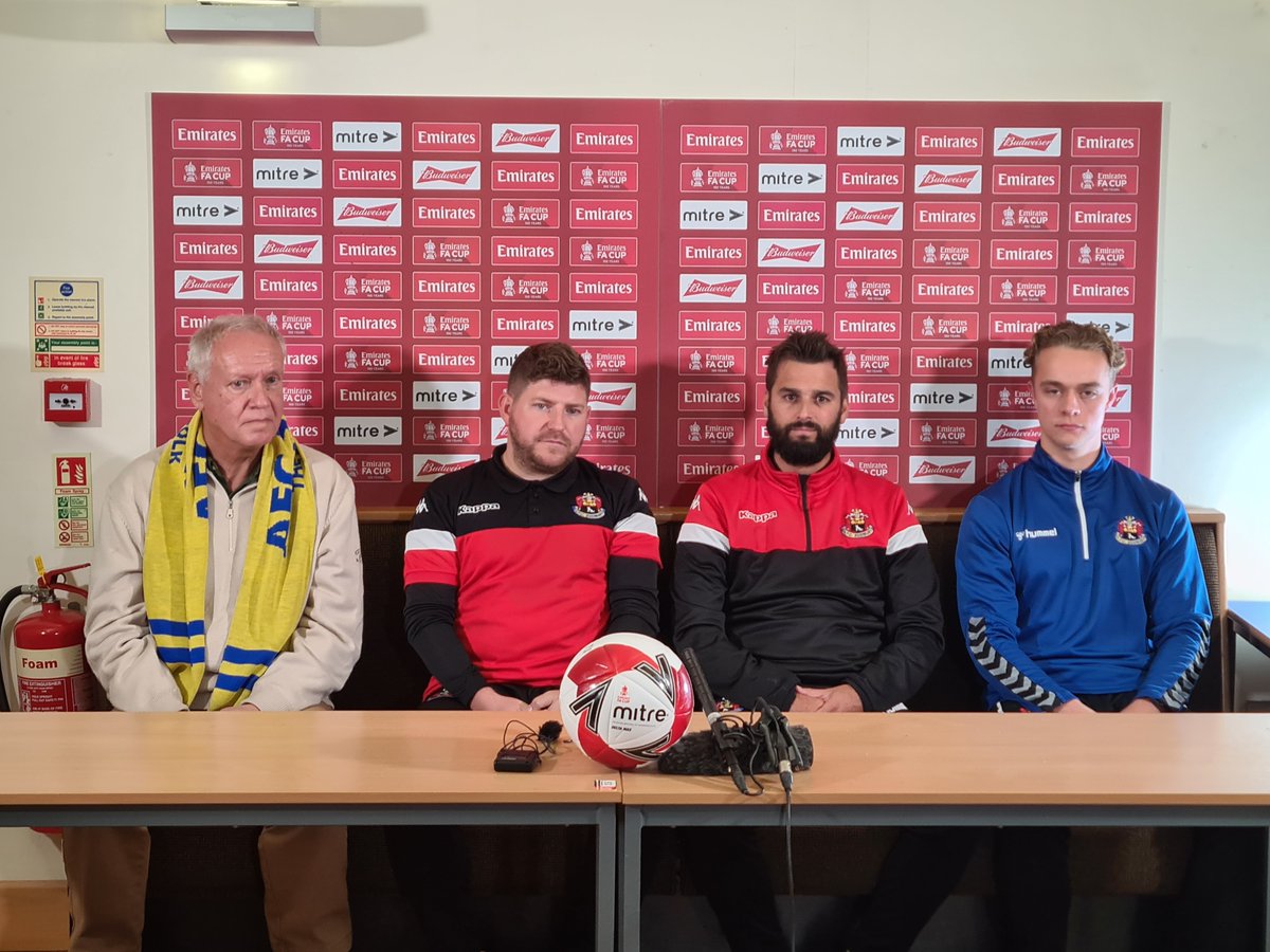 AFCSudbury's tweet photo. Press Conference in progress 
@EmiratesFACup @IsthmianLeague @ColU_Official 

Just another day of the week, yeah https://t.co/xw4X7dwr42