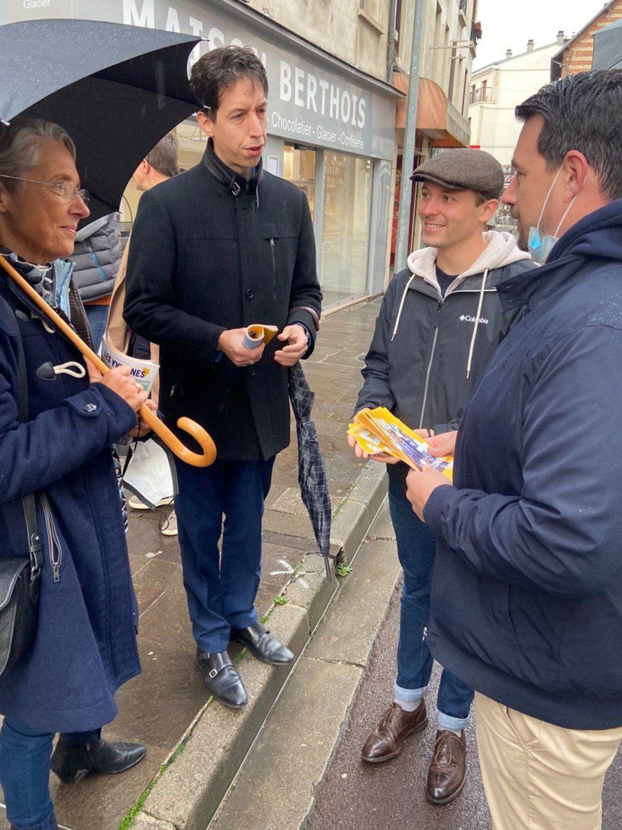 Flo_780's tweet photo. Retour sur une semaine de mobilisation dans les #Yvelines, avec marcheurs et #Jam78 tractages, PAP, phoning, toutes les raisons sont bonnes pour aller à la rencontre des #Francais pour partager le bilan @EmmanuelMacron
#Versailles #Poissy #SaintGermain
#5ansdeplus #Macron2022 https://t.co/EeSs7MY2hF