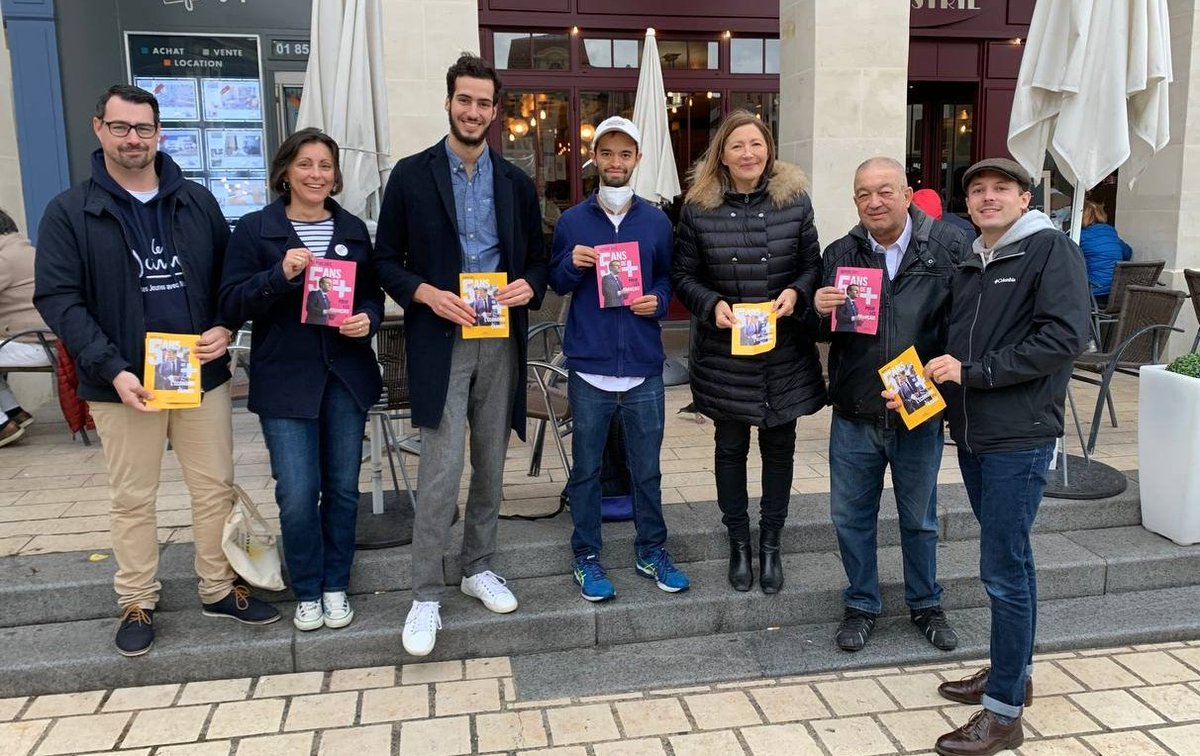 Flo_780's tweet photo. Retour sur une semaine de mobilisation dans les #Yvelines, avec marcheurs et #Jam78 tractages, PAP, phoning, toutes les raisons sont bonnes pour aller à la rencontre des #Francais pour partager le bilan @EmmanuelMacron
#Versailles #Poissy #SaintGermain
#5ansdeplus #Macron2022 https://t.co/EeSs7MY2hF