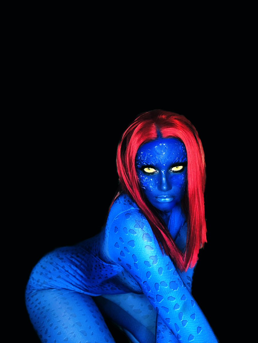 s_a_r_a_h14's tweet photo. What’s the matter baby? Don’t you think I look pretty like this … https://t.co/KHBjqJ42Nr