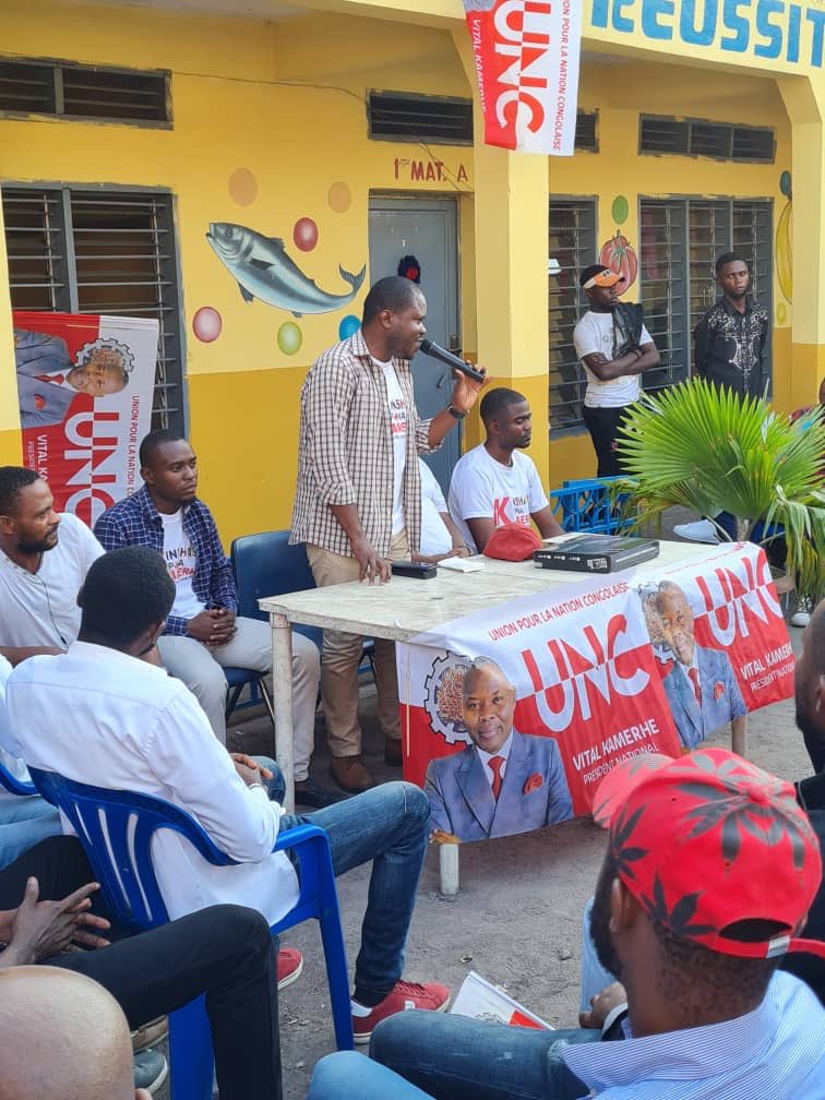 MambueniNdangi's tweet photo. Ensemble avec la population de la Funa pour remercier l’honorable  @VitalKamerhe1 pour notre nomination ainsi que le SG @BillyKambale1 5 étoiles 🌟 pour notre proposition...

@JolMongu2 @yohanjba @KKamerhe @RmyBongungu1 @RobertMbungu3 @KamusakyJossar1 @YNdjoli @EsperanceKam https://t.co/tdXNAQDu27