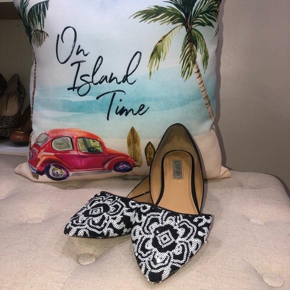 Shopafrolic01's tweet photo. So good I had to share! Check out all the items I'm loving on @Poshmarkapp #poshmark #fashion #style #shopmycloset #cynthiarowley #spanx #marcbymarcjacobs: https://t.co/o0ZTBLAokC https://t.co/j5Tm2wpMaC
