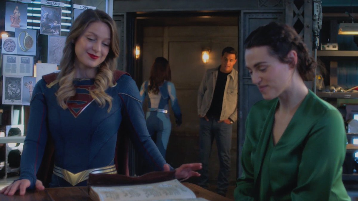 Christina (❤️Supercorp Canon💙) tweet media