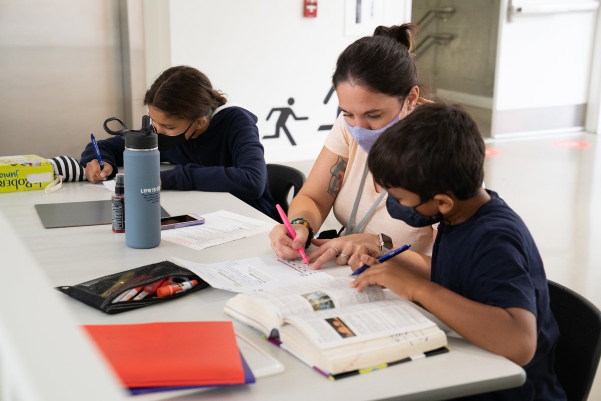 lyceechicago's tweet image. Small groups, big impact. #Excellence #ItsAnElementaryThing #LycéeJourney