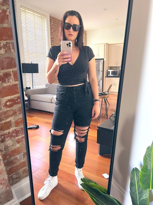 Goth and stuff 🦇 https://t.co/oGRCKhTEr0<a href="/tag/newprofilepic"class="tags"><span>#newprofilepic</span></a>