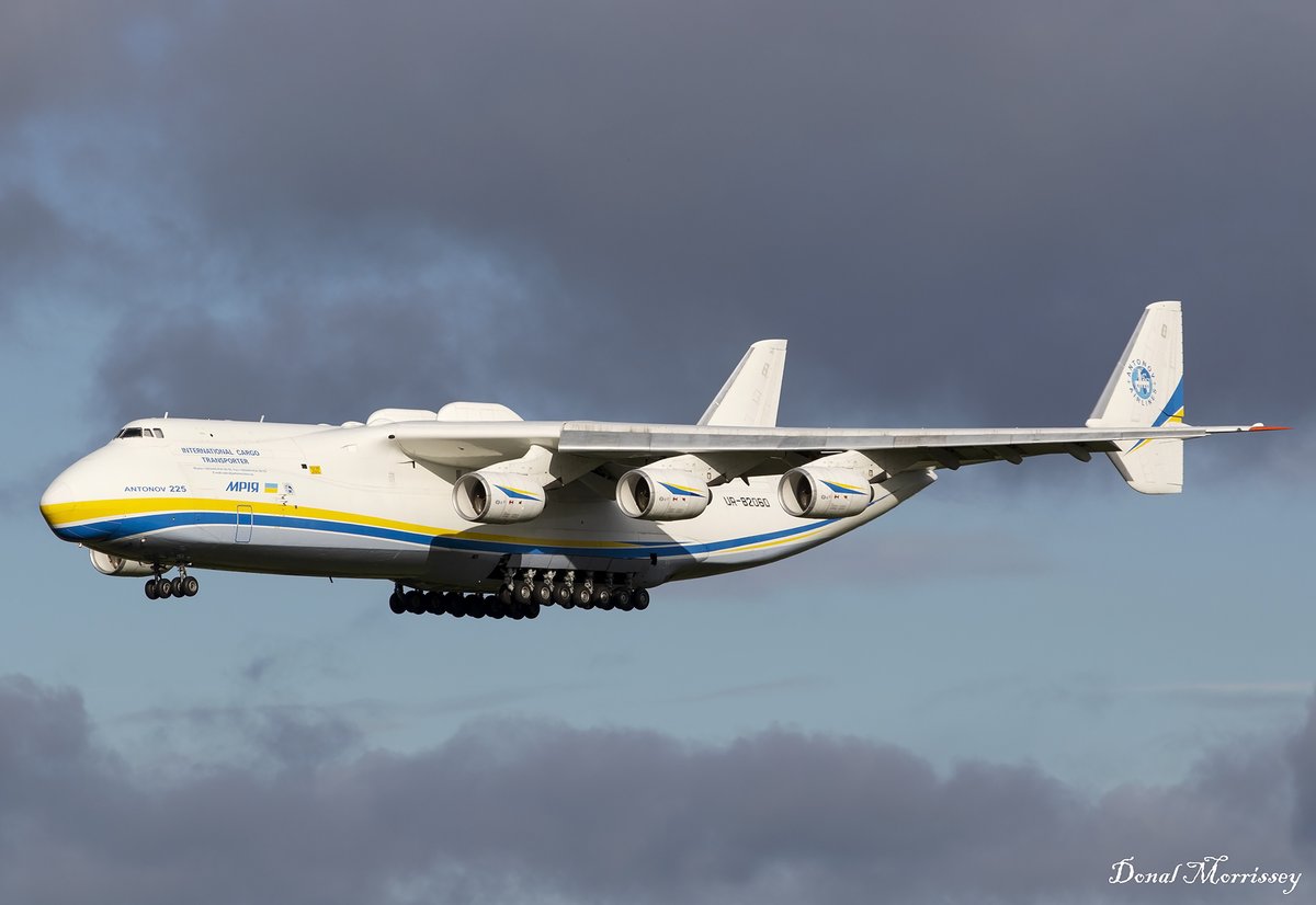 Taken this afternoon @ShannonAirport during a gap in the cloud @AirlinesAntonov An225 UR-82060 on it's third visit.
#avgeek #aviation #antonov #antonov225 #shannonairport #airline #airtravel #airfreight #realaircraft #planespotting