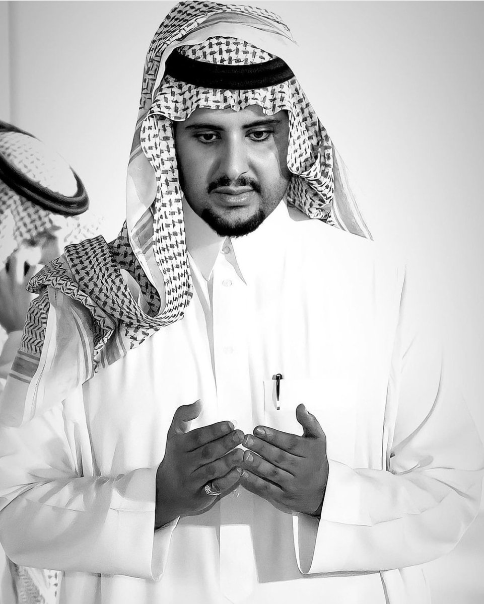 Aamer9910's tweet photo. بقلوب مؤمنه بقضاء الله تتقدم اسرة ال مشبب شهران بخالص العزاء والموساه لمقام مولاي خادم الحرمين الشريفين وولي عهده وللاسره المالكه عامه ولابناء المرحوم الامير عبدالرحمن بن عبدالعزيز في وفاة الامير سعود بن عبدالرحمن رحمه الله واسكنه فسيح جناته وانا لله وانا اليه راجعون https://t.co/DXrql9dZbs