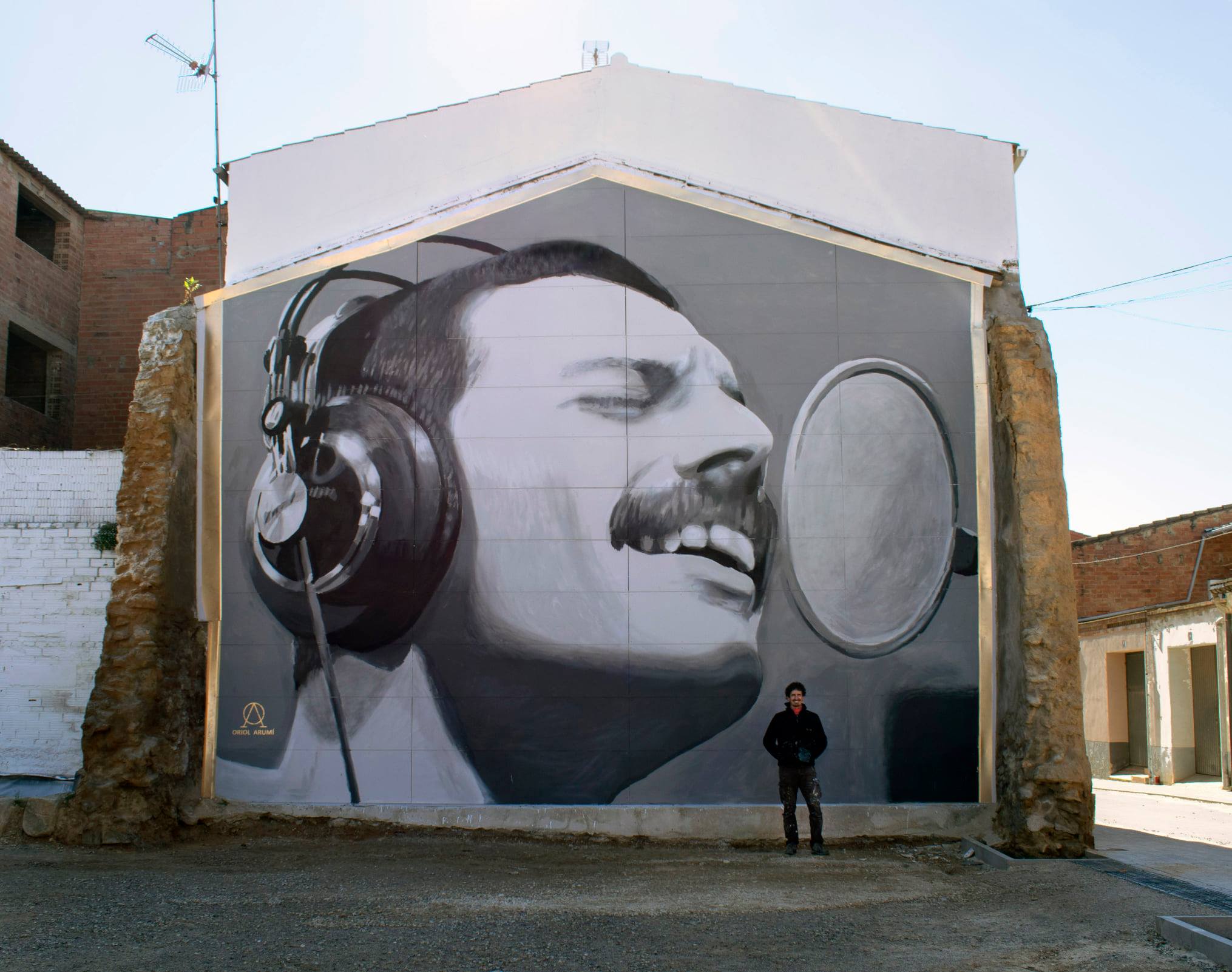 Mural of Freddie Mercury by Oriol Arumí in Almacelles, Bassa del Molí, Spain.

