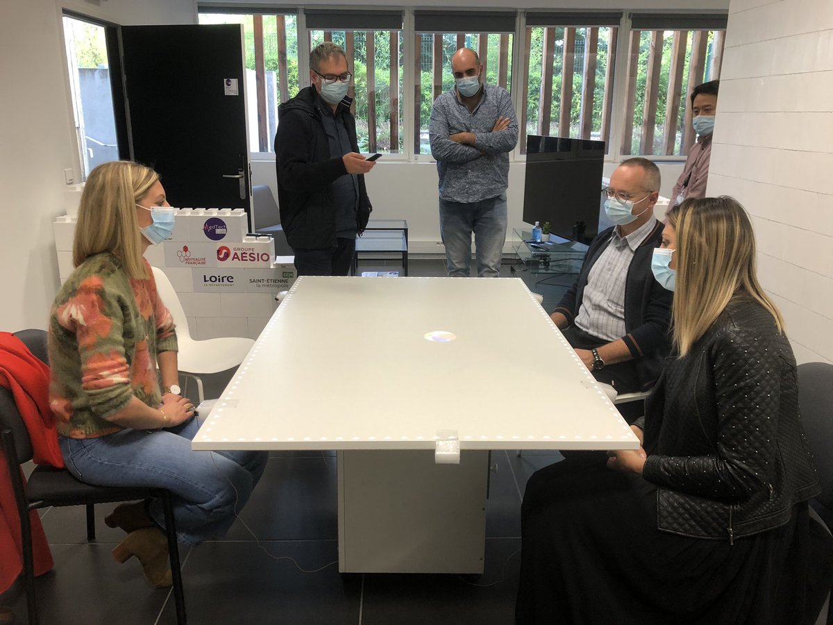 Aujourd’hui au <a href="/MedTechLab_/">MedTechLab</a> <a href="/AesioSante/">AÉSIO Santé</a> <a href="/MINES_StEtienne/">MINES Saint-Étienne</a> reçoivent les équipes du Pôle Handicap de #mutualitefrancaiseloirehauteloirepuydedome avec <a href="/MJINNOV/">MJ LAB - La recherche au coeur de MJ INNOV</a> sur un projet de stimulation cognitive des usagers et leurs aidants atteints de maladies neuro dégénératives. #innovation