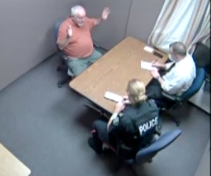 TheTorontoSun's tweet photo. WATCH >> THE TAPE THEY DIDN'T WANT YOU TO SEE: Serial killer Bruce McArthur being questioned about earlier victim BEFORE being caught! #ToCrime #ToPoli 
CLICK: https://t.co/oCFIINgMGI https://t.co/1ALdojpM47