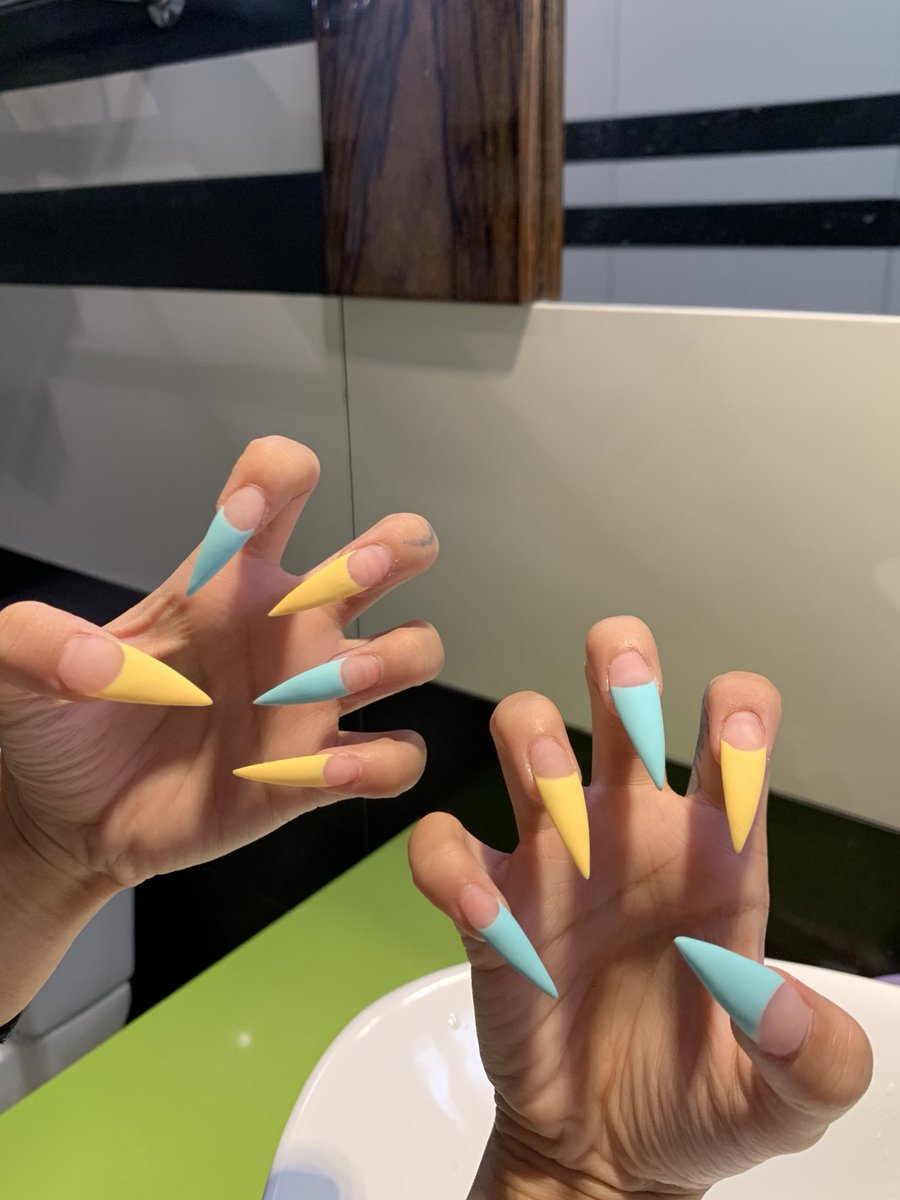 vivnevaeh's tweet photo. so my ma &amp; i just opened up our nail &amp; lash salon 🥲🧡 we're very excited for this new journey &amp; we worked so hard to accomplish this. located in MESA, AZ 📍 follow us on IG @BombNailsByChristy &amp; @DevineLashesbyVivian ✨ rt &amp; support! 🤞🏼 https://t.co/aV28qGAKwy