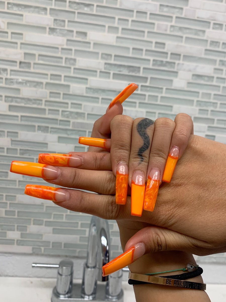 vivnevaeh's tweet photo. so my ma &amp; i just opened up our nail &amp; lash salon 🥲🧡 we're very excited for this new journey &amp; we worked so hard to accomplish this. located in MESA, AZ 📍 follow us on IG @BombNailsByChristy &amp; @DevineLashesbyVivian ✨ rt &amp; support! 🤞🏼 https://t.co/aV28qGAKwy